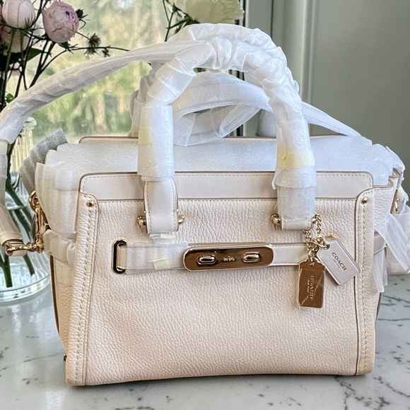 Coach Handbags - Coach Swagger 27 Pebbled Leather – Style 34616 in White Ivory Chalk